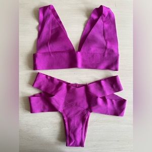 NWOT Skims Knit Beachwear in Lollipop. Plunge Top and Strappy Bottom in Medium.